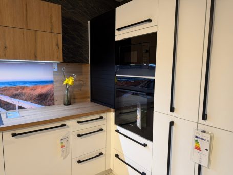 Einbauküche mit Geräten Kaiserslautern – moderne Lösung mit Backofen