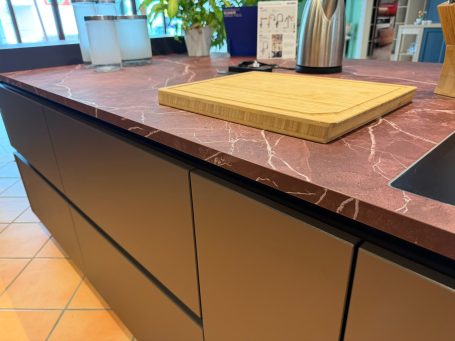 Küchendesign Detail Kaiserslautern – moderne Fronten und hochwertige Oberfläche